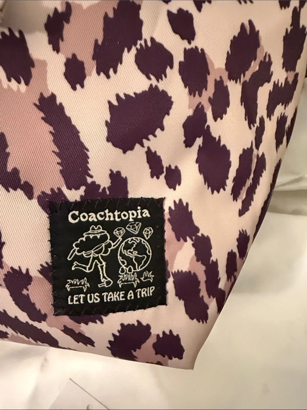 🤎🖤 Coach NWT Coachtopia Leopard Print Loop East/West Bow Tote Bag